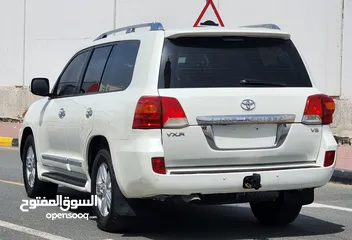  4 Toyota land cruiser vxr model 2014