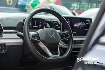  22 Volkswagen ID6 Crozz Pro 2022  السيارة مميزة جدا و قطعت مسافة 13,000 كيلو متر