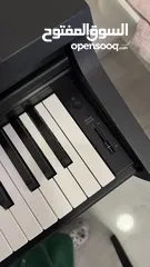  4 البيانو بحالة جديدة،