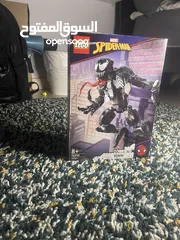  2 LEGO Super Heroes Venom Figure