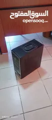  1 كمبيوتر pc  مع جميع الاكسسوارات