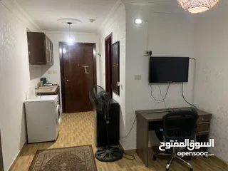  8 استديو للبيع