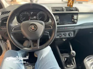  7 سكودا فابيا 2020 بالرخصة جير عادي