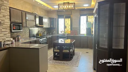  1 مطبخ ملوكي فخم للبيع