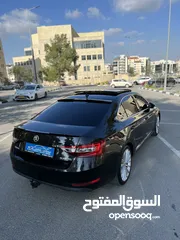  6 عداد قليل ، السيارة بحالة الوكالة  .