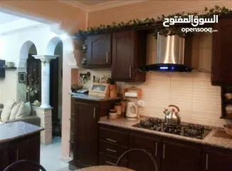  16 فيلا للبيع