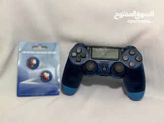  7 ايادي بلايستيشن 4 كوبي نخب اول مع شاحن و جوي ستيك  يوجد لونين ازق وأحمر