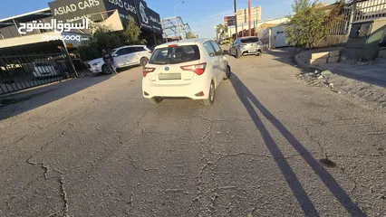  3 تويوتا يارس هايبرد  Toyota yaris hybrid
