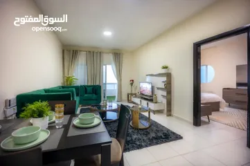  1 غرفه وصاله مفروش فرش نظيف للايجار الشهري علي كورنيش عجمان