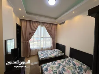  6 بنايه جديده بنظام دخول بالكارت سيستم اضاءه مخفيه شقه 3 غرف وصاله وغرفه خادمه (كل الغرف ماستر) 5 حمام