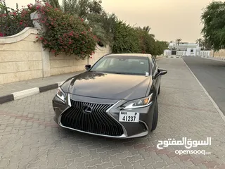  1 Lexus Es300H 2021