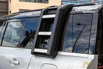  7 Land Rover Defender 2024 Hse  Black Edition Plug in hybrid   السيارة وارد و كفالة الشركة