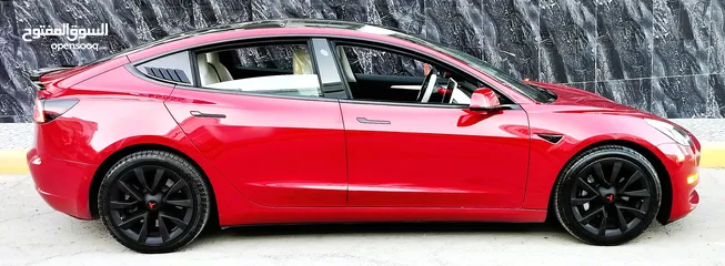  10 تيسلا 2022 model 3 فحص كامل 4 جــيـــد بدون ملاحظات غرفة جلد ابيض لون مميز بحالة الوكالة بسعر لقطة