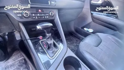  7 كيا نيرو لون كحلي فحص 2 جيد بسعر مغري قابل للبدل