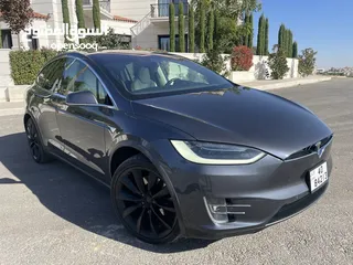  25 Tesla Model X 2018 100D