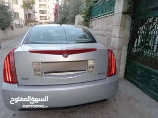  2 كاديلاك للبيع موديل 2006 للتواصل على الرقم