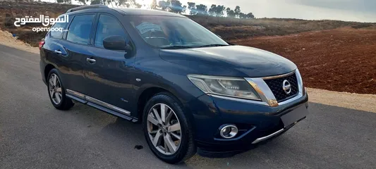  7 Nissan Pathfinder 2016 Hybrid, Excellent Condition