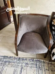  2 كراسي كبيره  صالون مفرده بألوان مختلفه  للبيع