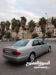  4 مرسيديس E200