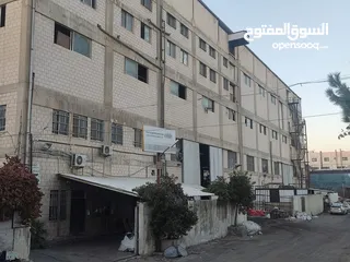  2 للبيع, مبنى (صناعي/تجاري) ضخم في المقابلين قرب صالات مؤتة في الحي خلف السيفواي.