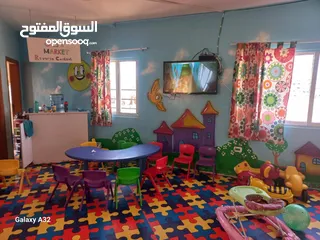  2 مركز تعليمي وحضانة للبيع