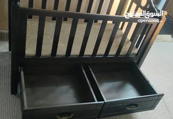  1 سرير اطفال