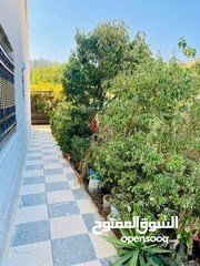  3 فيلا للبيع في صافوط طابقين وطابق تسوية الأرض 750m / مسطح البناء 600m / بناء حديث 4وجهات حجر