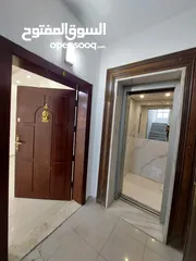  17 شقة طابق اول 4 نوم مجدده بلكامل خلف مطعم ورد بأقل سعر بلمنقطه