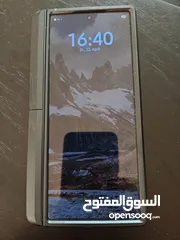  1 Samsung Galaxy Fold 6 with 1 Terabyte  in the color black crafted. European version.