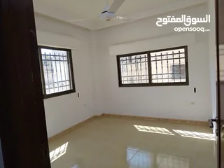  8 شقة فارغة طابق ثاني للايجار