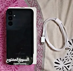  6 موبايل سامسونج جلاكسي A24 جديد 6 جيجا رام  شاحن جديد مش استعمل خالص و معاه اسكرينه جديده فاميه