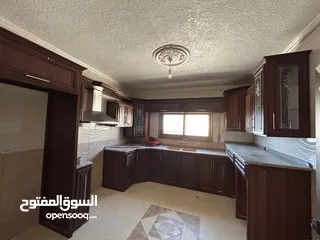  23 شقه طابقيه غير مسكونه للبيع فالكرك منطقه المرج