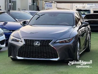  2 Lexus IS 300 2021