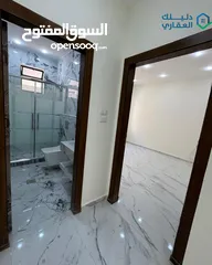  2 شقة ارضية مع ترس  جاهزة للسكن  جبل المغير -خلف فندق الجوابرة بتشطيبات جدا فاخرة