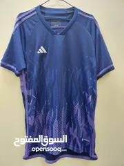  27 تيشرتات كرة قدم