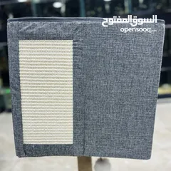  2 بيوت مع خداشات للقطط
