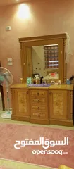  4 غرفة نوم سريرين وخزانة وتواليت وكمدينو 2 .... خشب لاتيه 18 قشرة زيتون