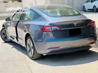  4 تيسلا مودل 3 للبيع