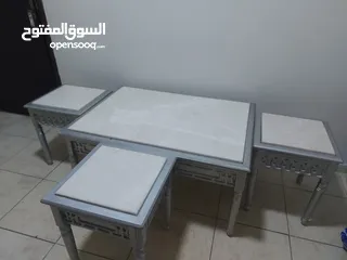  1 طاولات شبه جديد للبيع