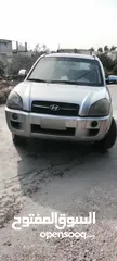  1 هونداي توسان موديل 2005للبيع لتواصل عبر واتس سياره لا ينقصها اشي الدفع كاش فقط والسعر قابل للتفاض
