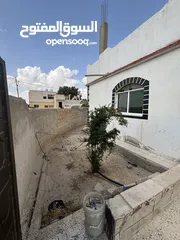  11 بيت طابقين للبيع في الحي الغربي  طابق ارضي بناء من 10الى 16 سنة  طابق اول بناء قبل 3شهور فقط