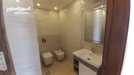  1 دوبلكس مميز مع ورف للبيع في ام اذينة  ( Property 40850 )-174973119