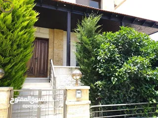  2 شقة أرضية مميزة للبيع في دير غبار 180م مع ترسات 45م تشطيب سوبر ديلوكس لم تسكن