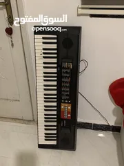  1 بيانو مكتبي