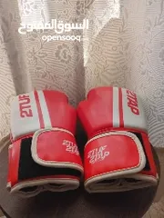  3 boxing gloves (2tuf 2tap)