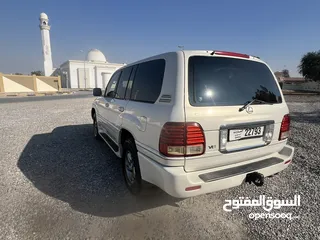  4 لكزس LX موديل 2001