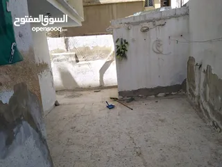  19 شقة للإيجار في الزرقاء الجديدة بالقرب من مسجد أبو عديلة و مدرسة الوليد بن عبد الملك