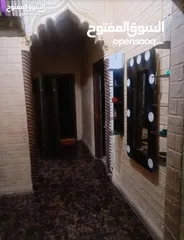  7 عمارة للبيع مكونة من ثلاث طوابق وتسوية  + بيت مستقل