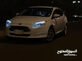 3 فورد فوكس كهرباء 2015 نظيفة جداً للبيع بسعر ممتاز