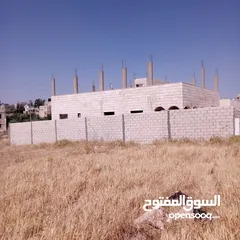  4 منزل عظم للبيع على مساحة أرض نصف دونم تقريبا  في رجم الشامي